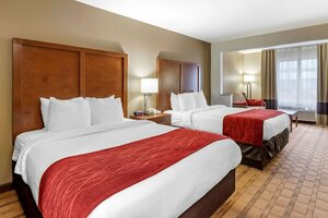 Гостиница Comfort Inn & Suites Cedar Rapids North - Collins Road