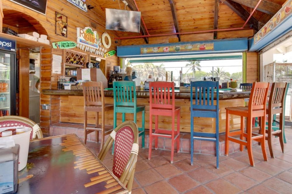 Фото Miami Beach Castle by the Ocean