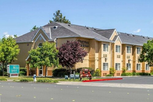 Гостиница Quality Inn & Suites Wine Country в Санта-Розе