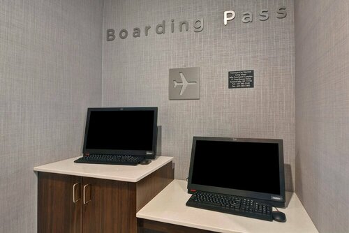 Гостиница Courtyard by Marriott Long Island Islip/Courthouse Complex в Ислипе