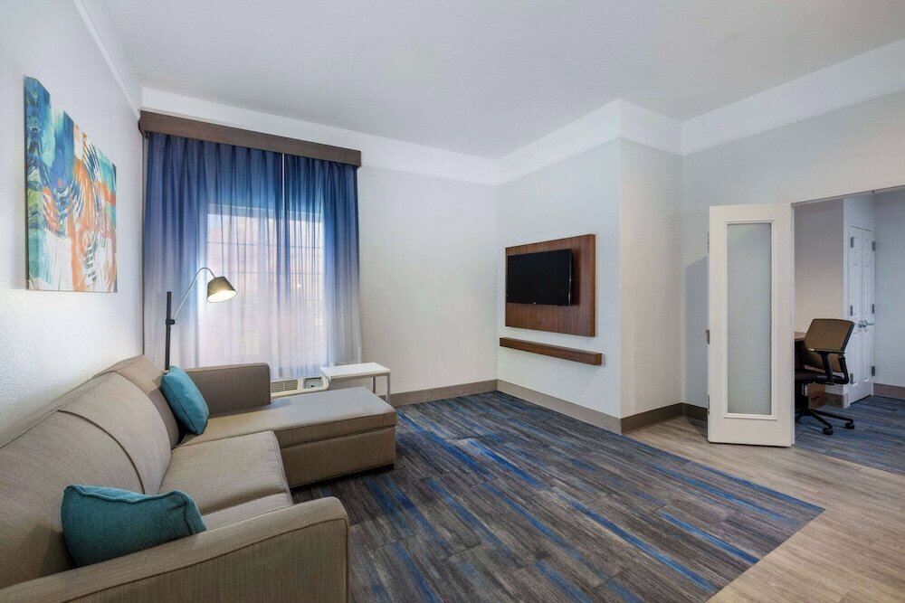 Фото La Quinta Inn & Suites by Wyndham St. George