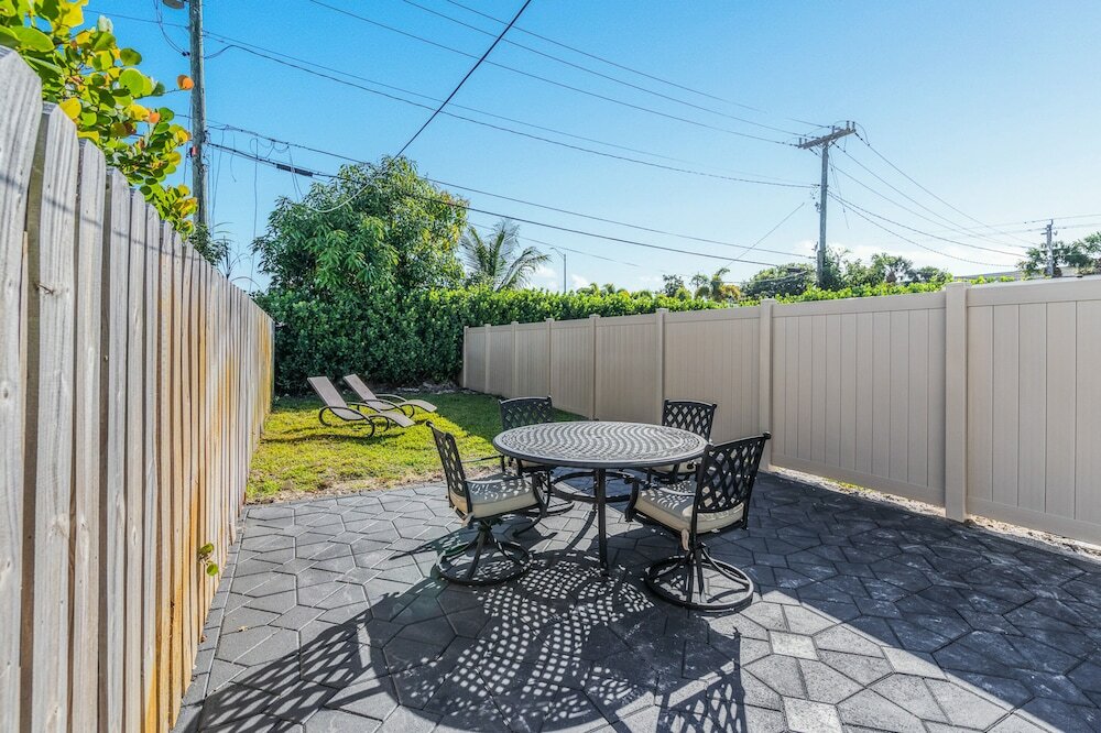 Фото Lauderdale 1 Bedroom Lux by Opus