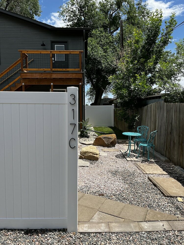 Фото Spacious Downtown Apartment – Walk to Old Town Fc!