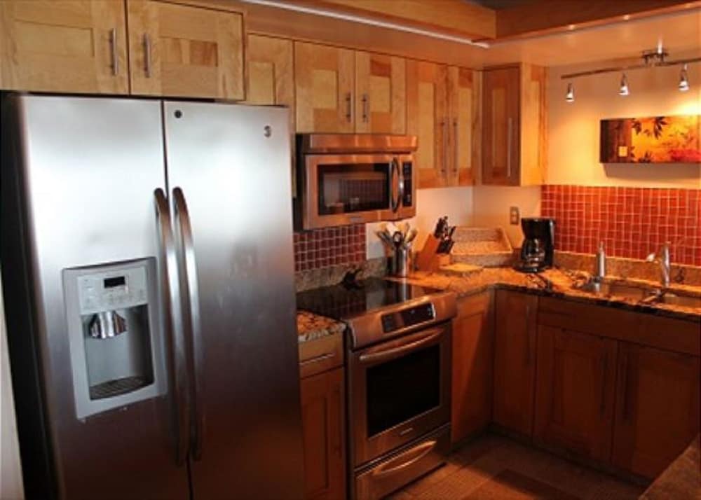 Фото 3 Bedroom Oceanfront Luxury Condo - Sand Dollar III, 404