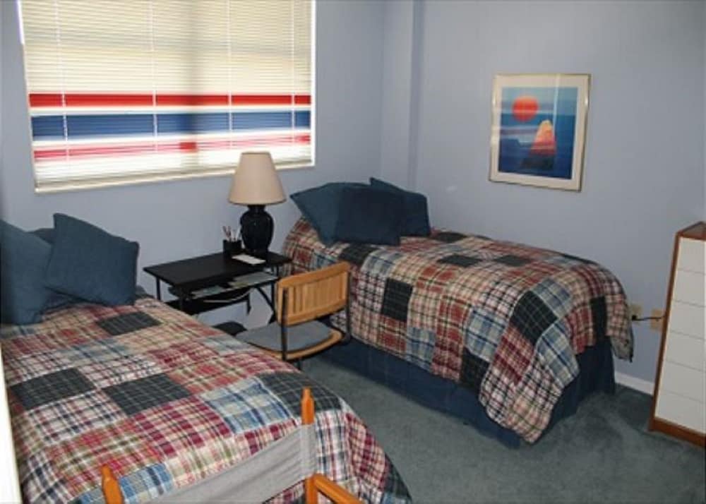 Фото 3 Bedroom Oceanfront Luxury Condo - Sand Dollar III, 404