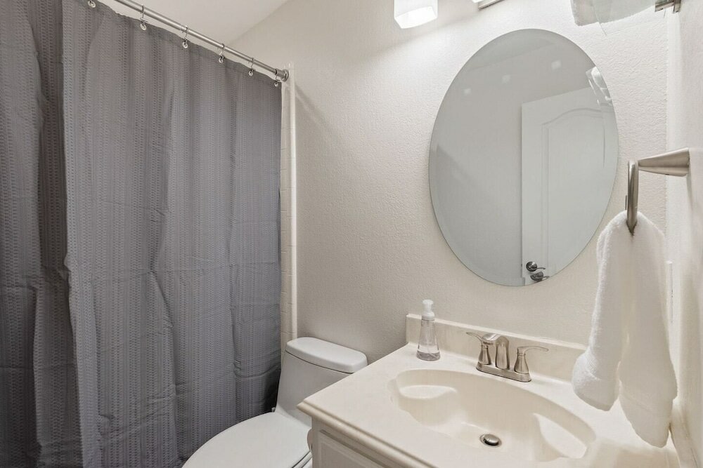 Фото Home Pool 15 Minutes from Dfw Airport