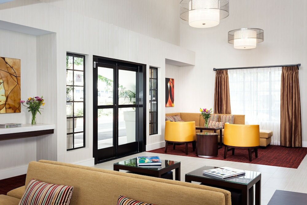 Фото Holiday Inn Express Simi Valley, an Ihg Hotel