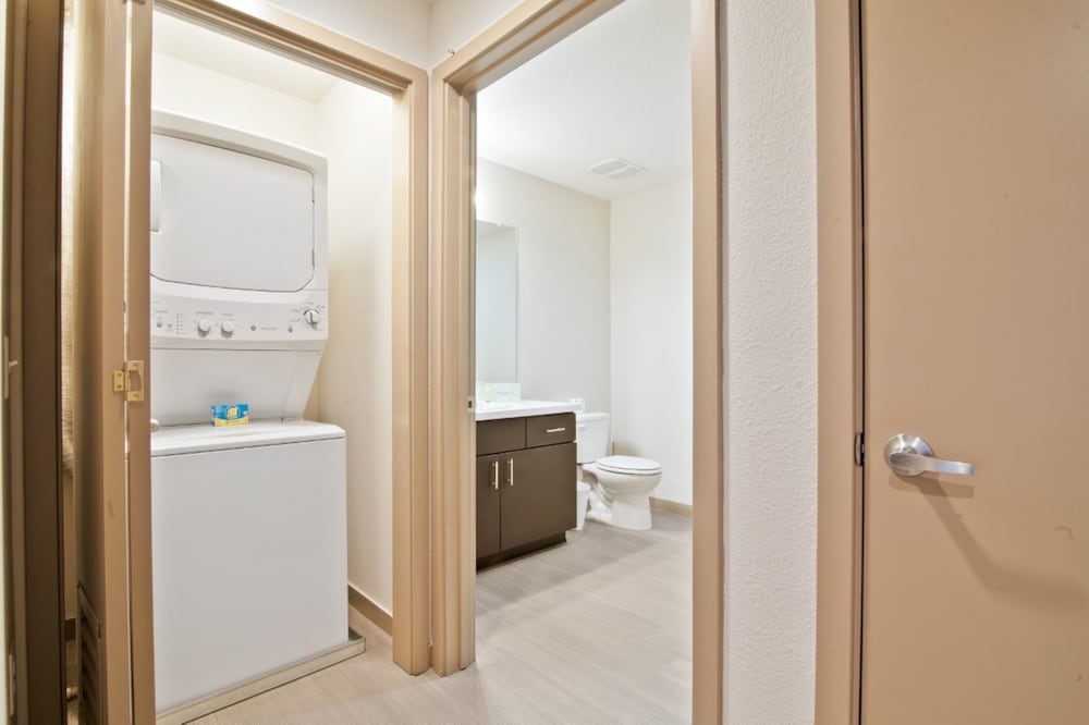 Фото Global Luxury Suites Austin Downtown