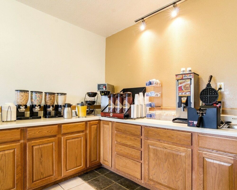 Фото Meadow Acres Inn