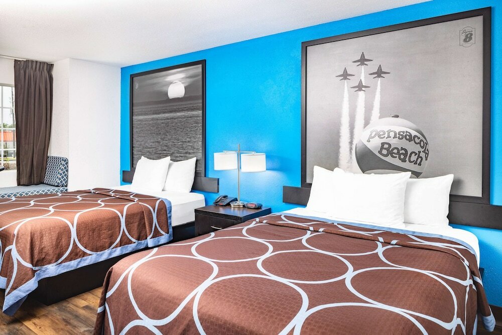 Фото Super 8 by Wyndham Pensacola
