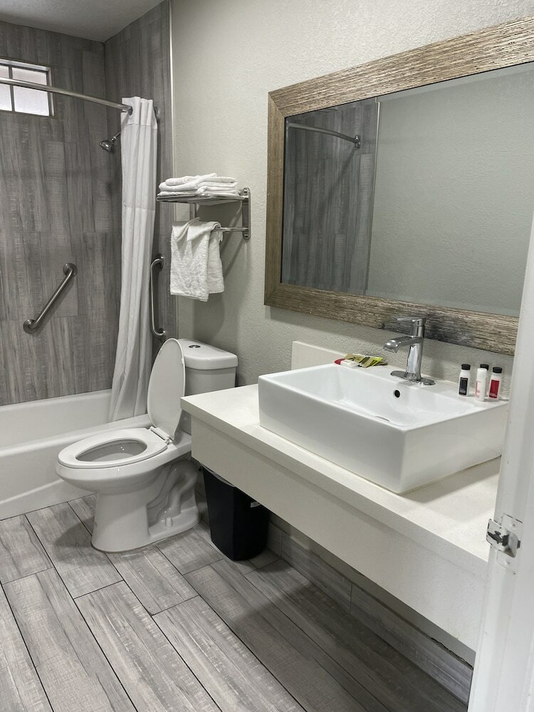 Фото Cabana Inn & Suites