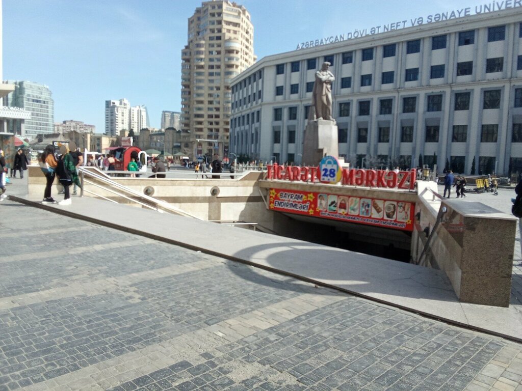 مركز تسوق Underground Shopping Center ، باكو، صورة