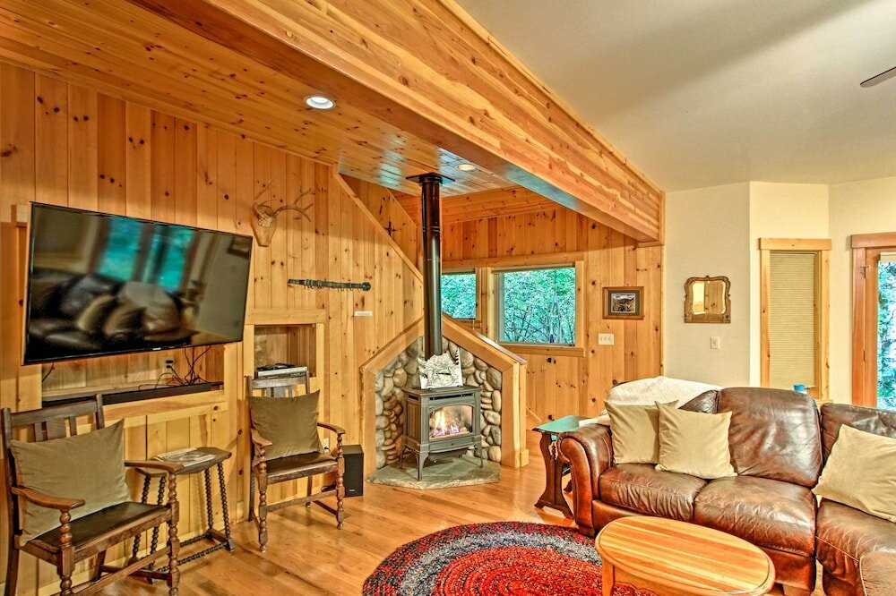 Фото Cabin + Studio: 5 Mi to Mt Rainier Nat'l Park