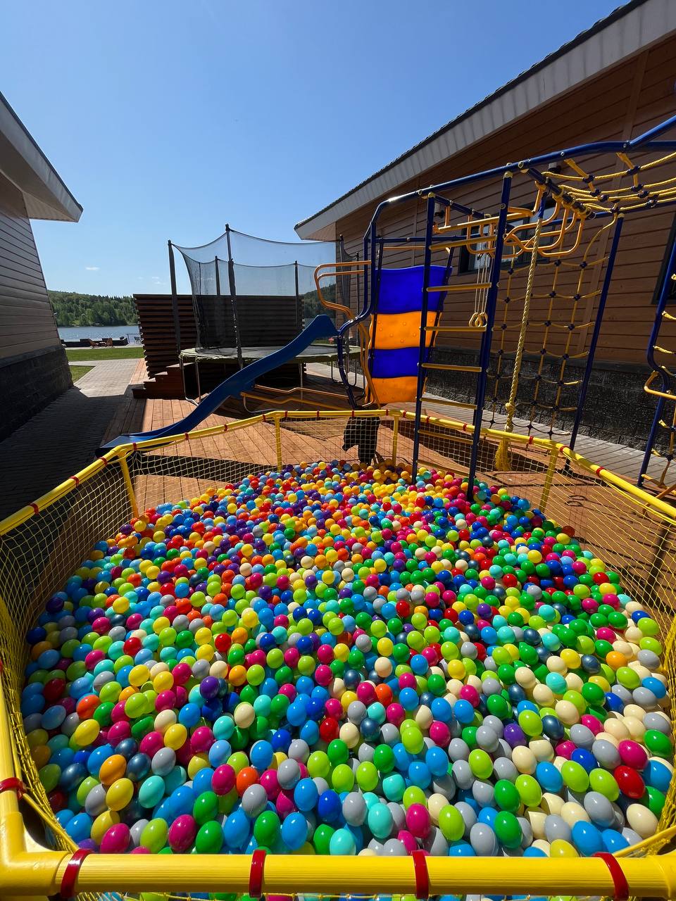 Фото Black River