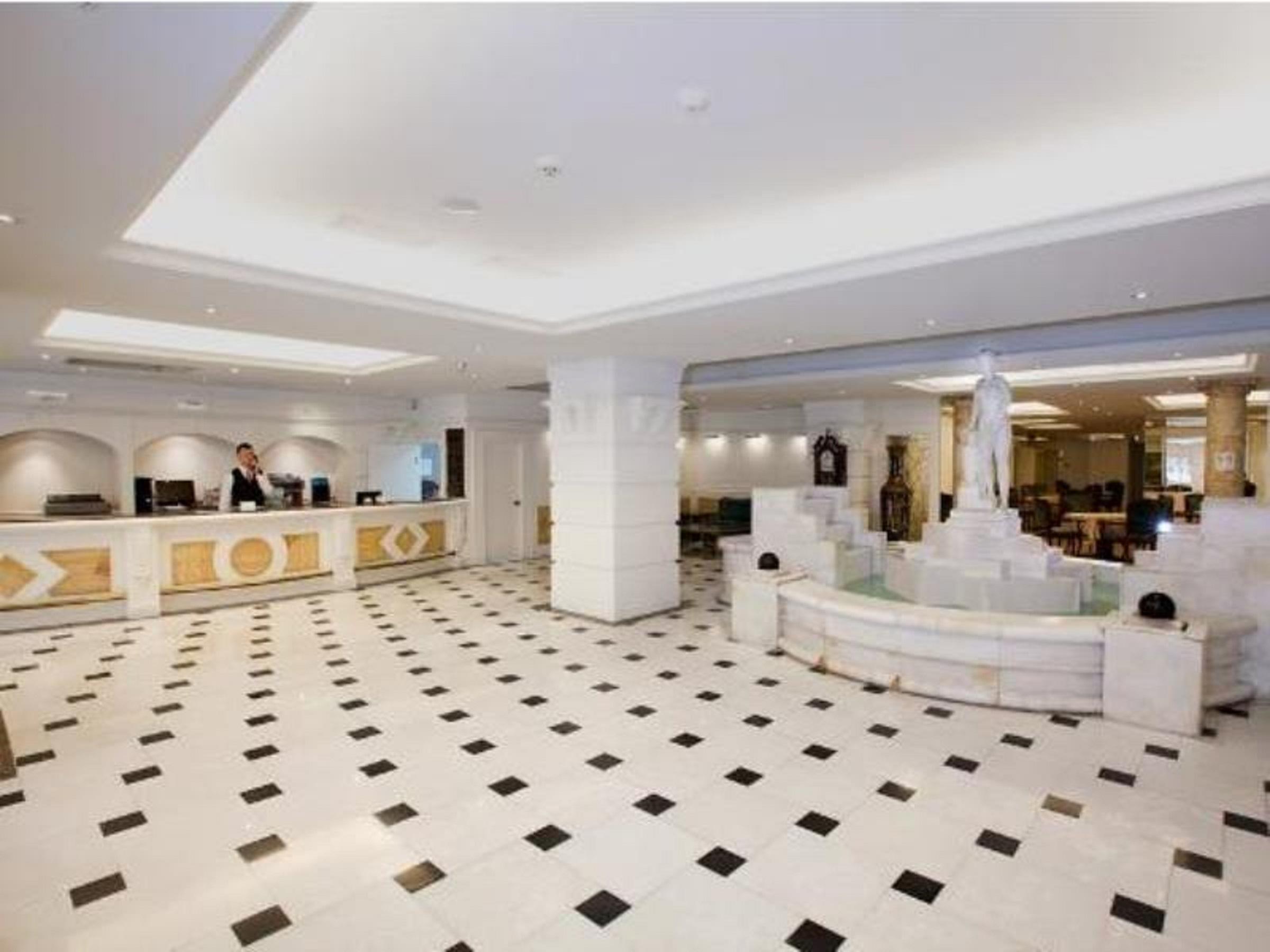 Фото отеля 2