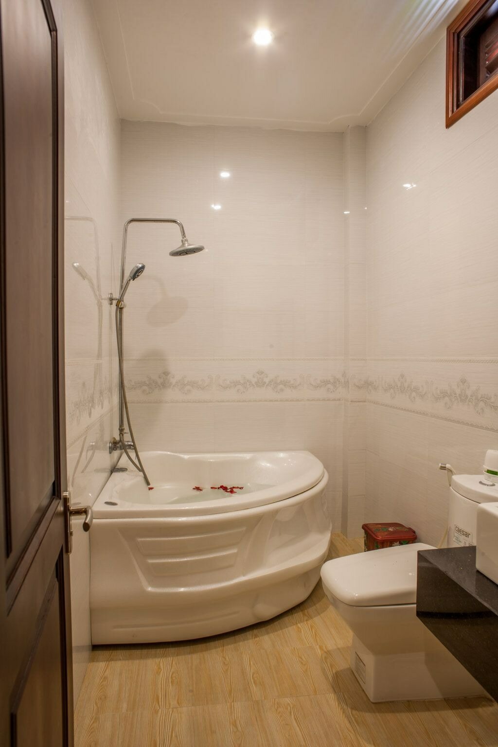 Фото Trieu Khang Hotel