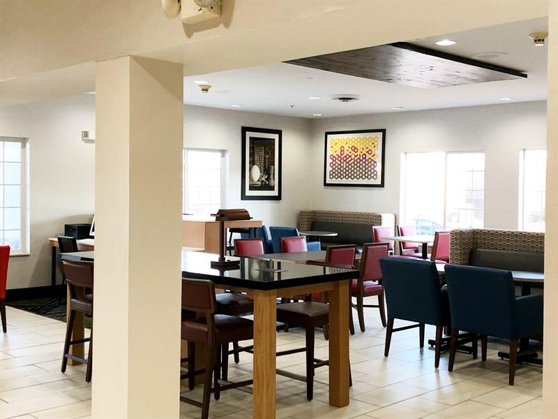 Фото Holiday Inn Express Hotel & Suites Harrison, an Ihg Hotel