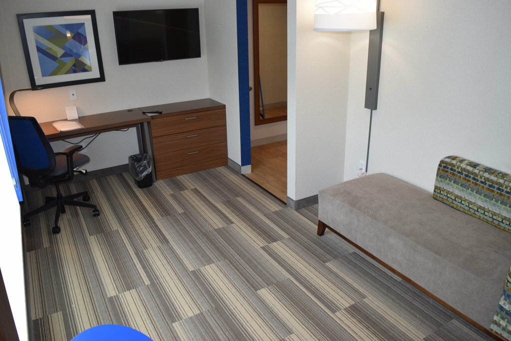 Фото Holiday Inn Express & Suites Ithaca, an Ihg Hotel