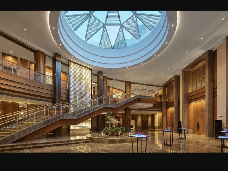 Фото Hualuxe Ningbo Harbor City, an Ihg Hotel