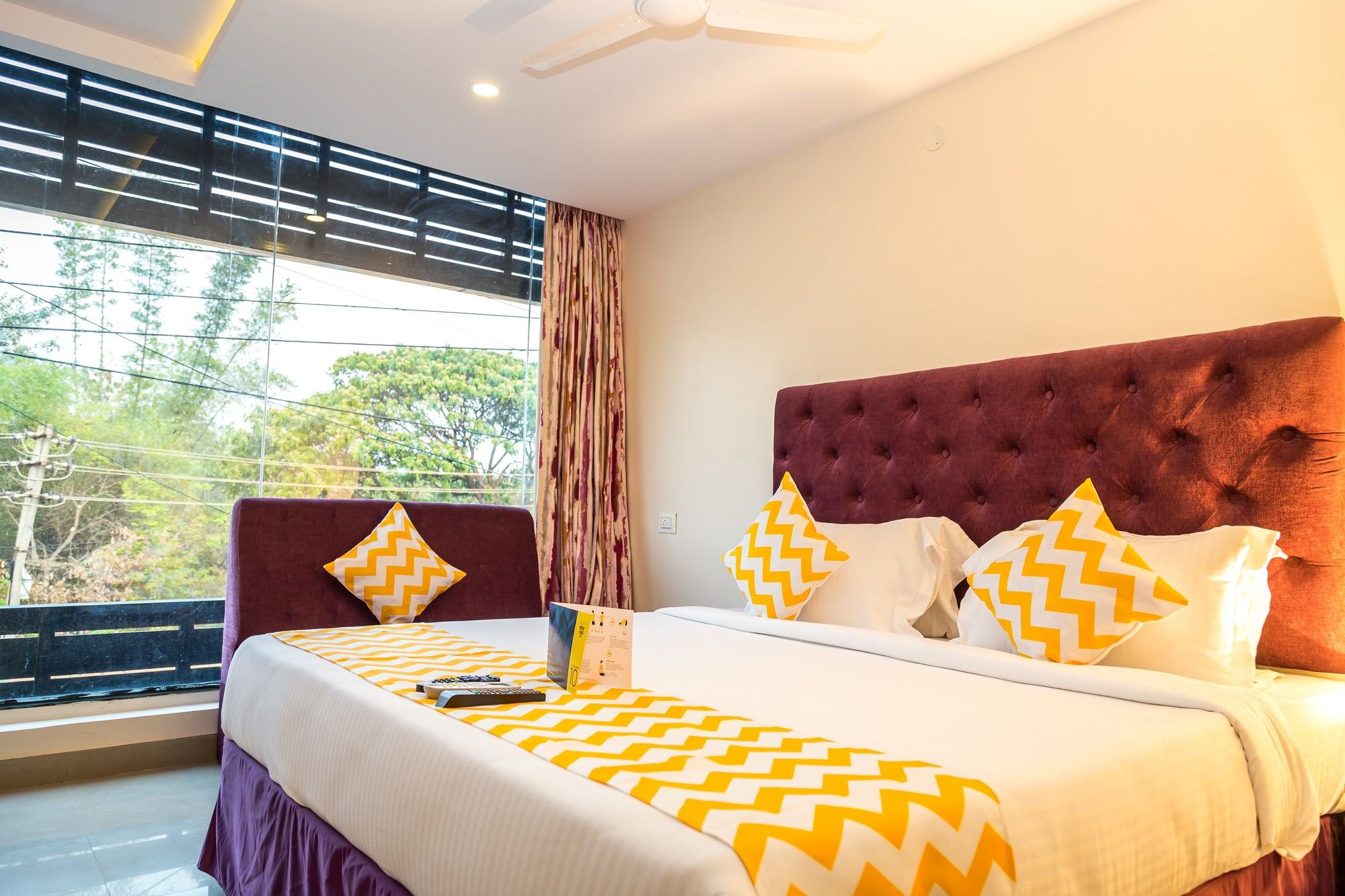 Фото Fabhotel Astra Suites Hsr Layout