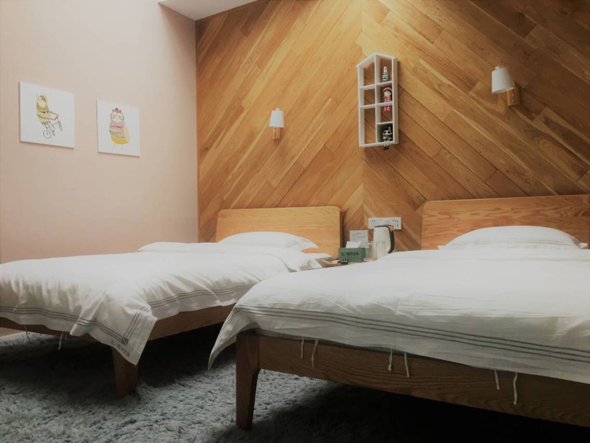 Фото J Trip Youth Hostel