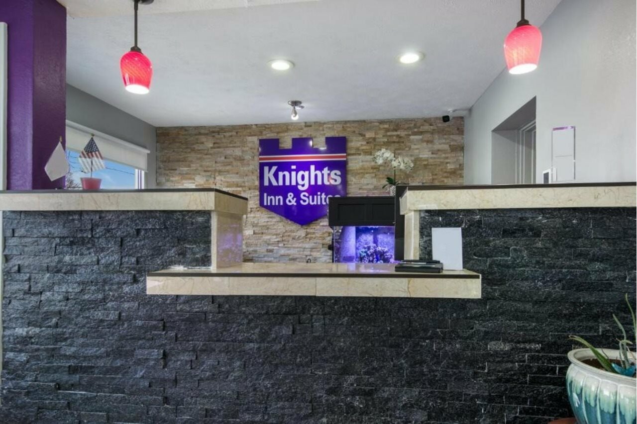 Фото Knights Inn & Suites Salem, In