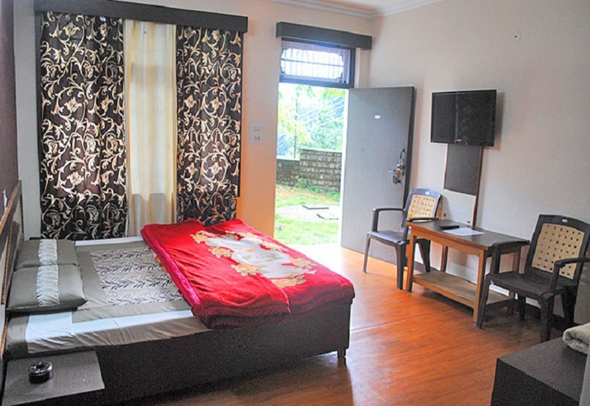 Фото Dharamkot Inn