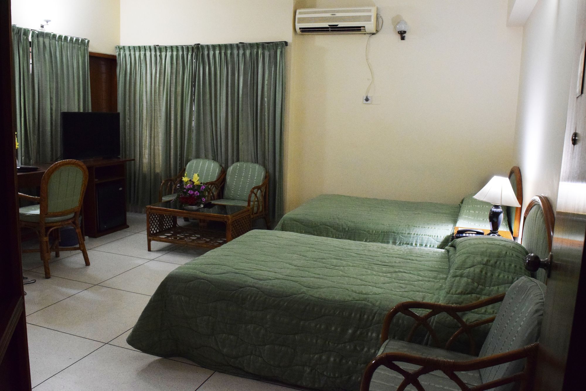 Фото Asia Pacific Hotel