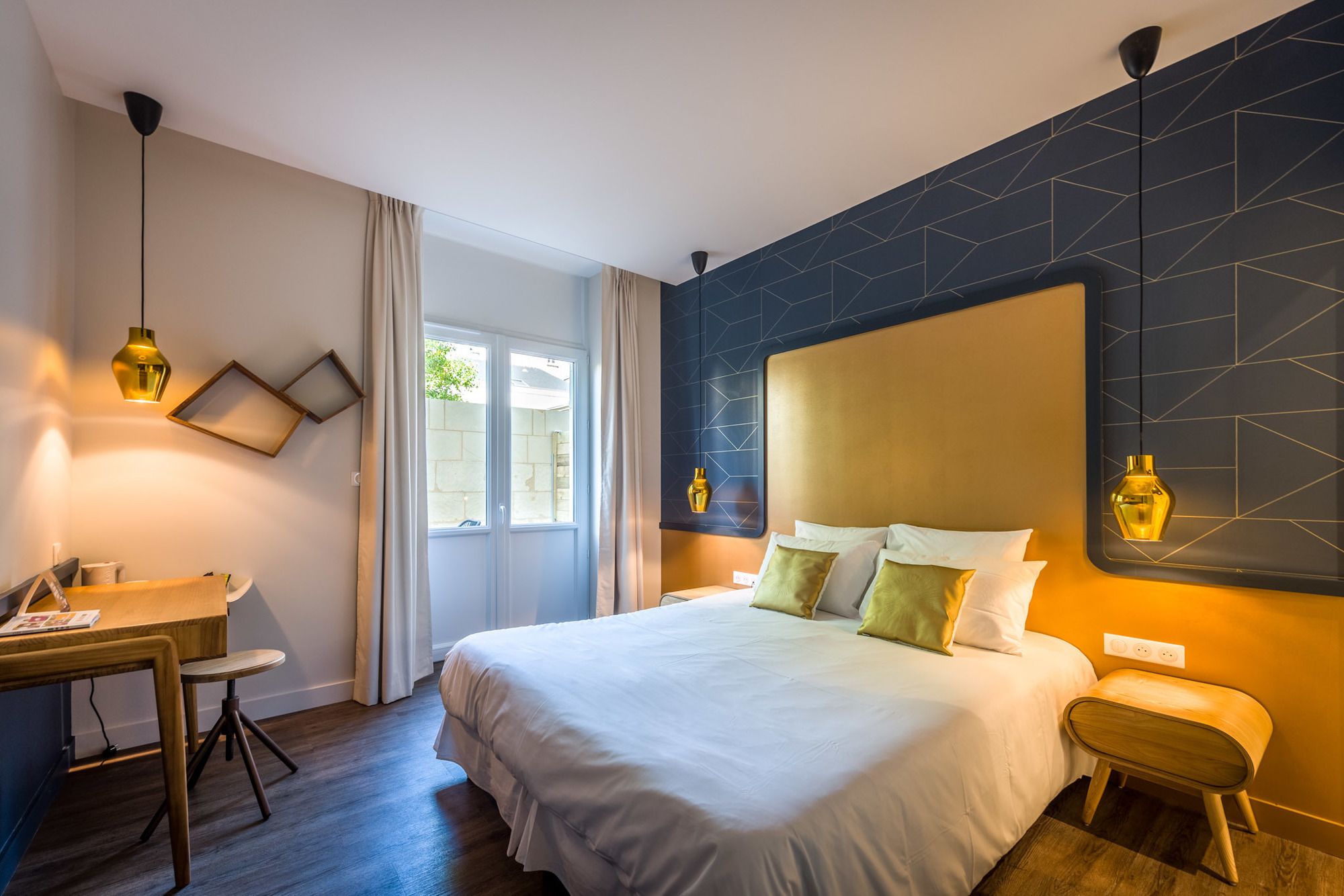 Фото The Originals Boutique, Hôtel Le Londres, Saumur