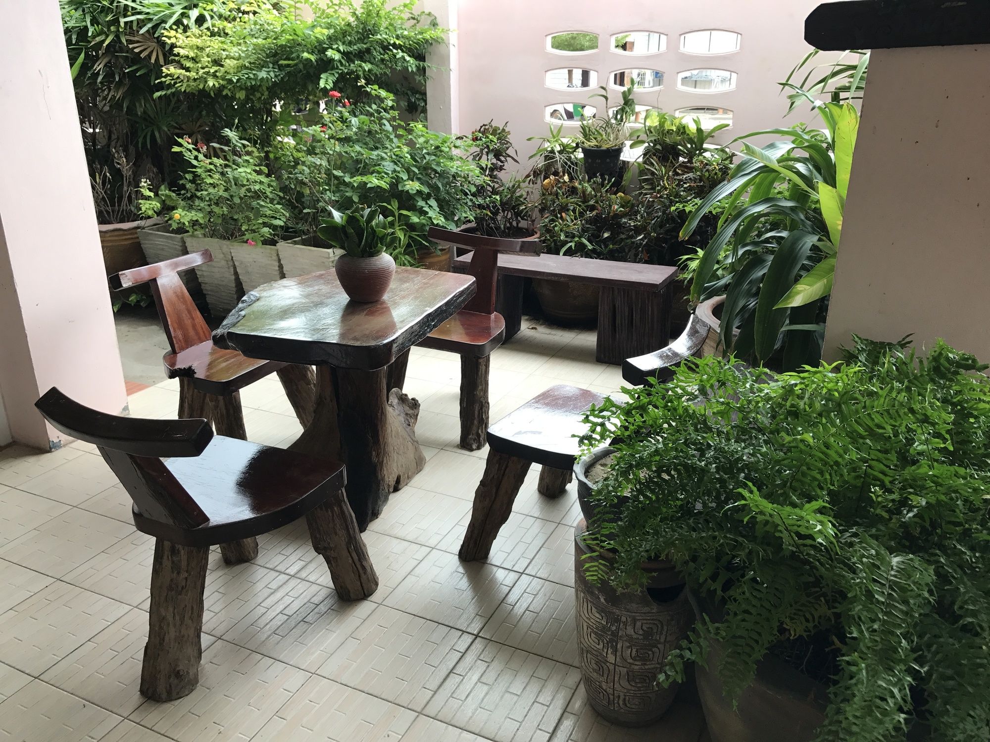 Фото Ponlaan Apartment