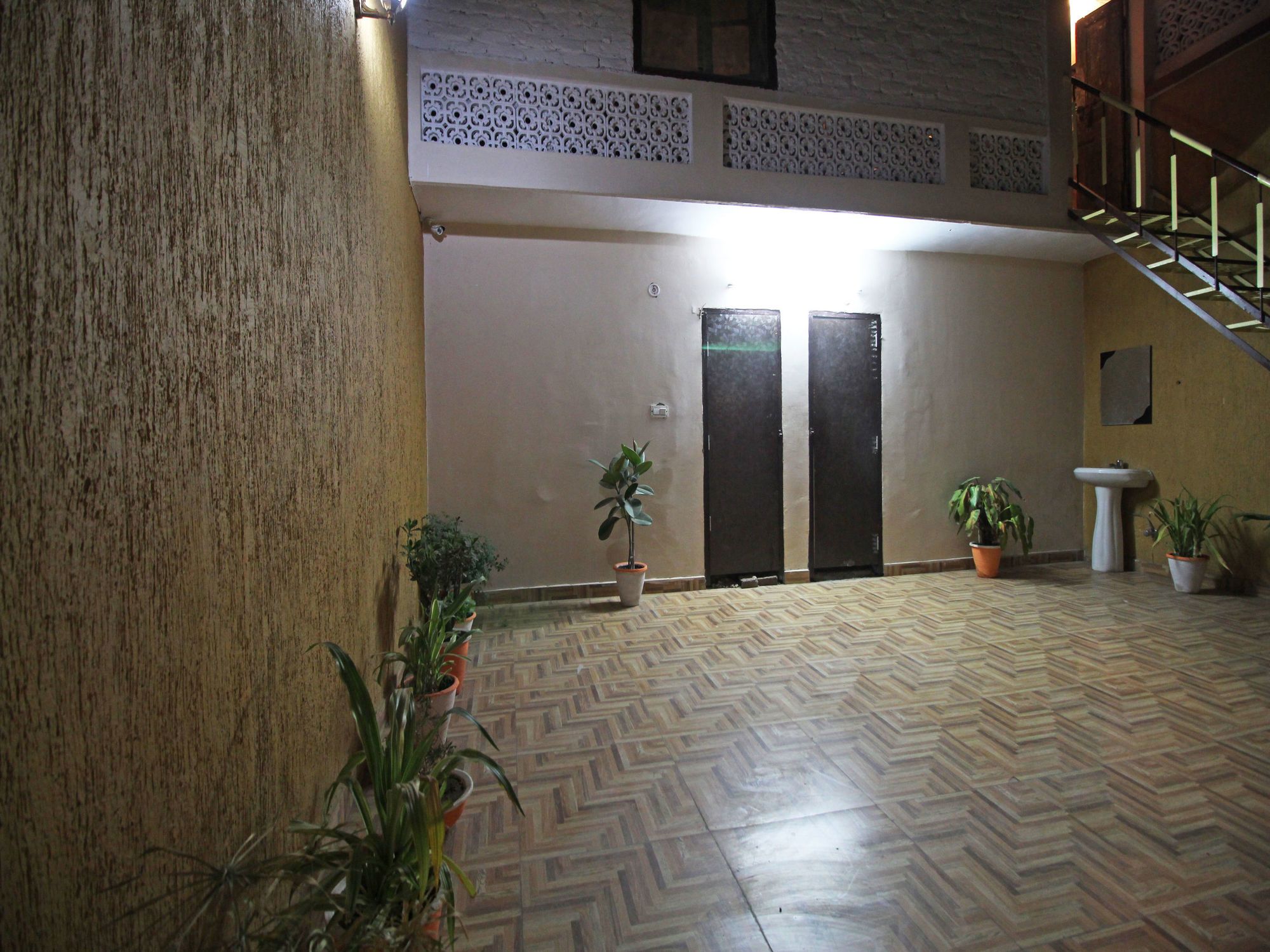 Фото Oyo 4715 Kk Residency