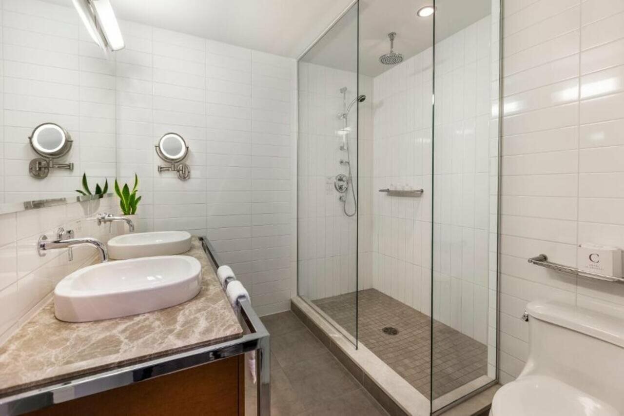 Фото Warwick Le Crystal - Montréal