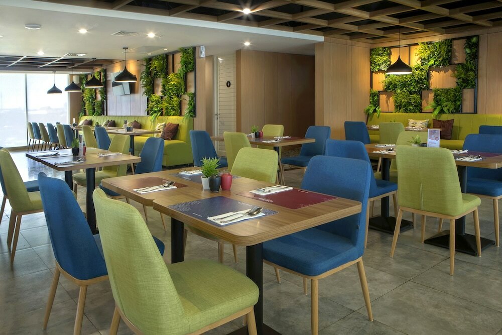 Фото Hotel Dafam Pacific Caesar Surabaya