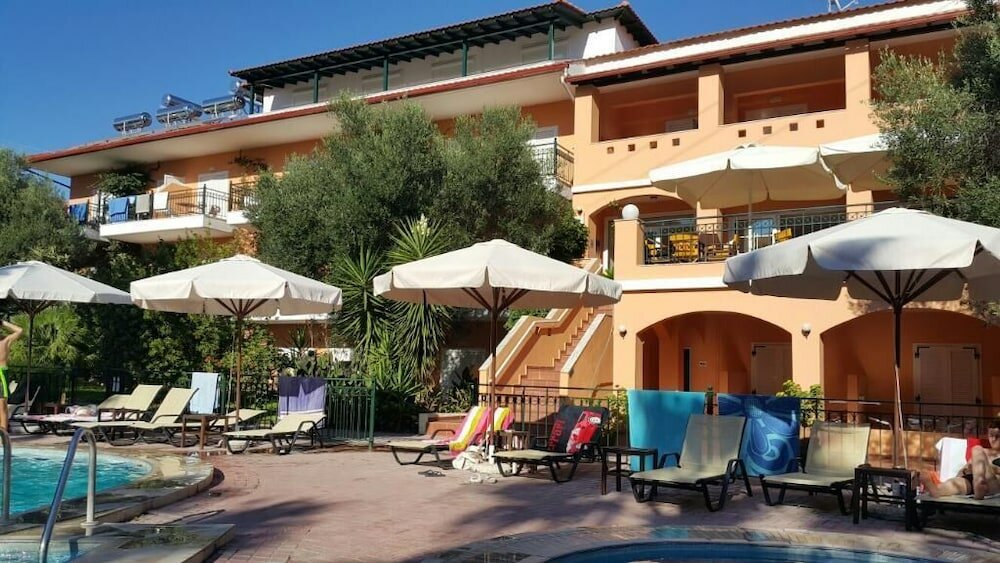 Фото Aloni Hotel