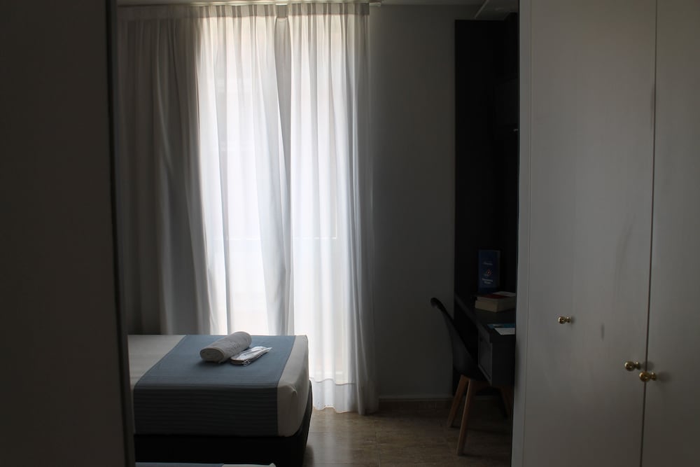 Фото Hotel Barajas Plaza