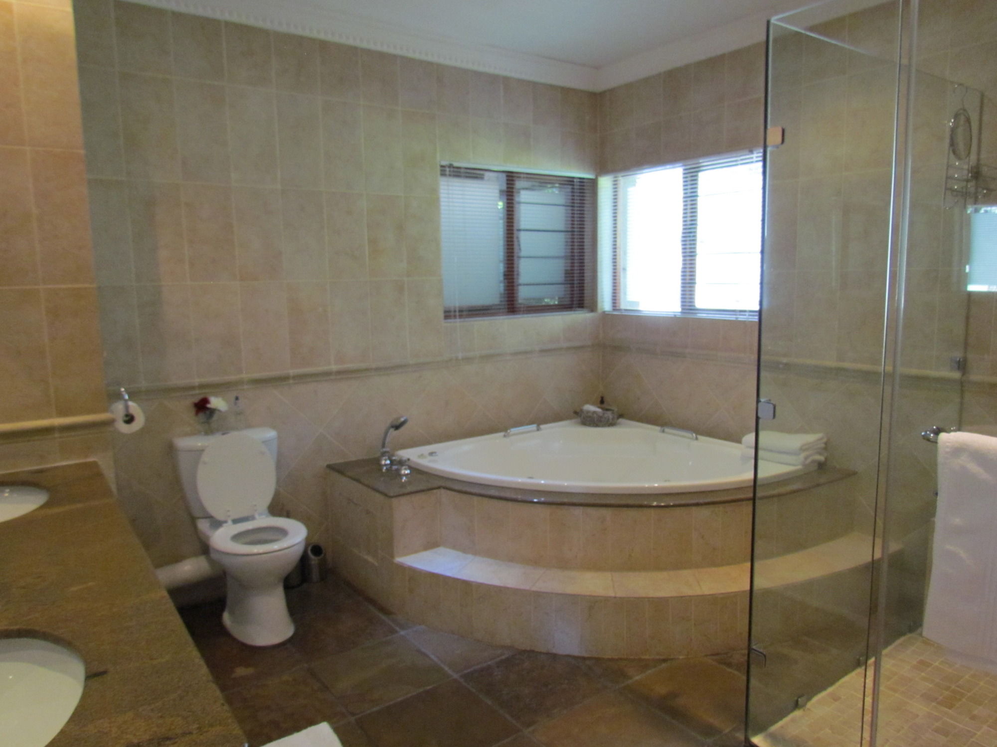 Фото Matumi Golf Lodge