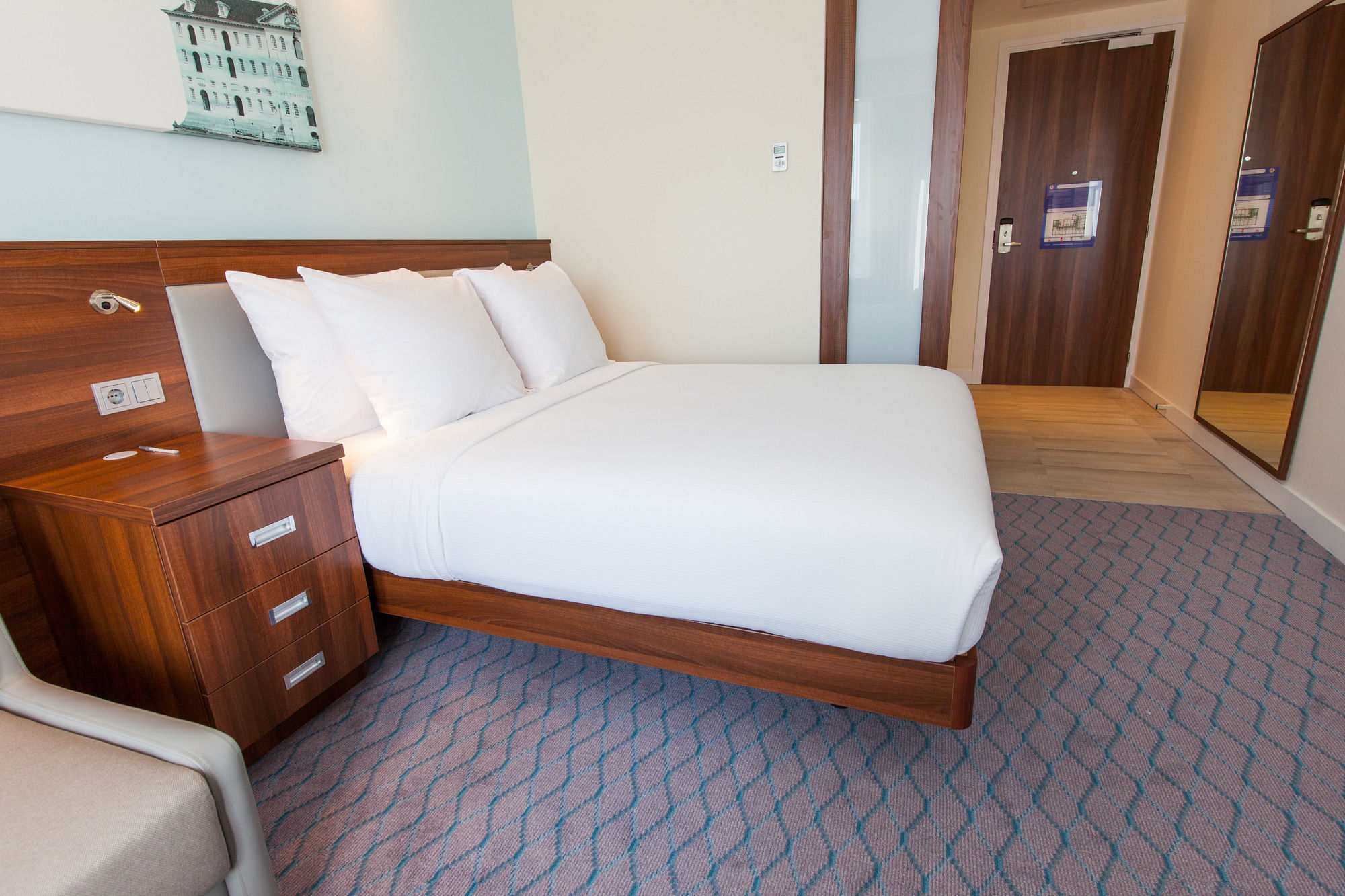 Фото Hampton by Hilton Amsterdam Centre East