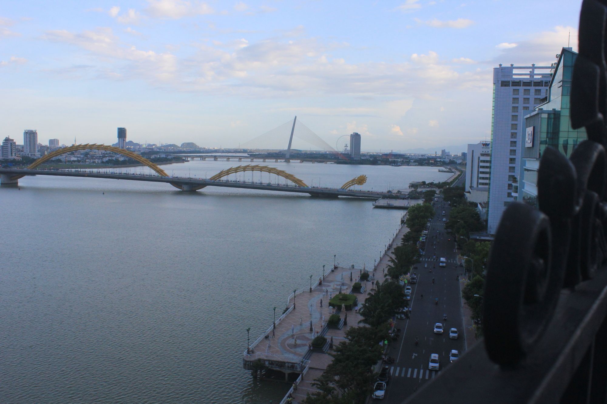 Фото Pariat River Front Hotel