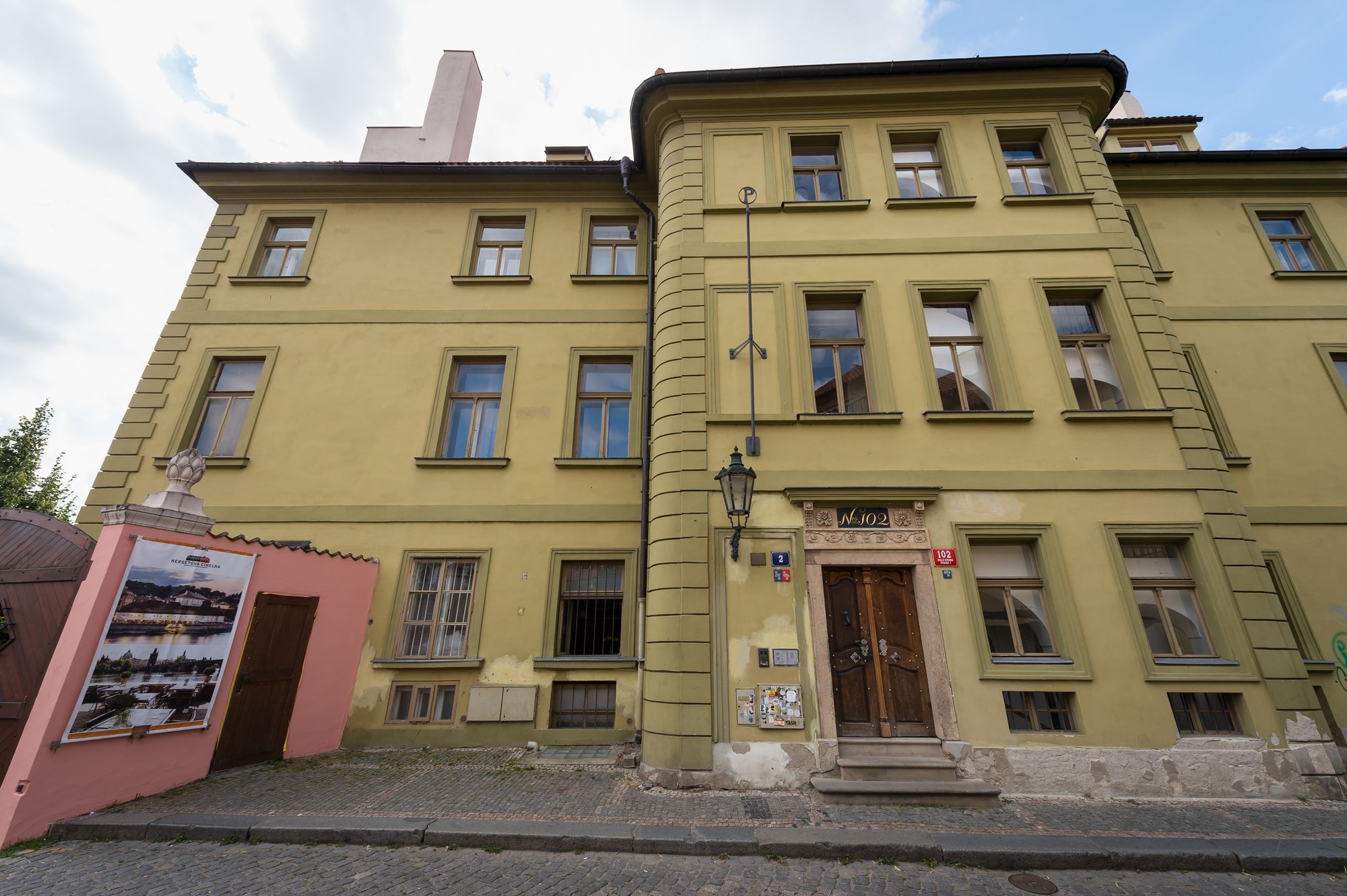 Фото Empirent Apartments Prague Castle