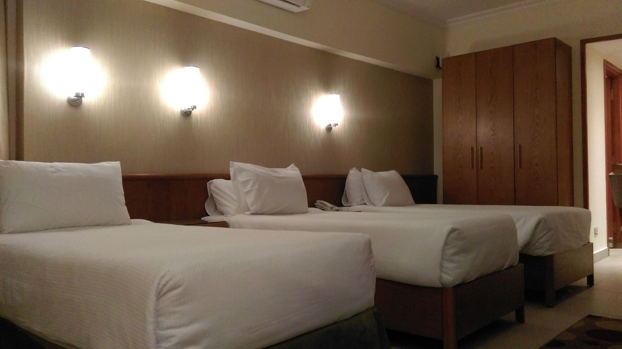 Фото Отель The Grand Plaza