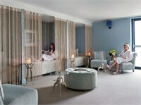 Фото Village Hotel Edinburgh