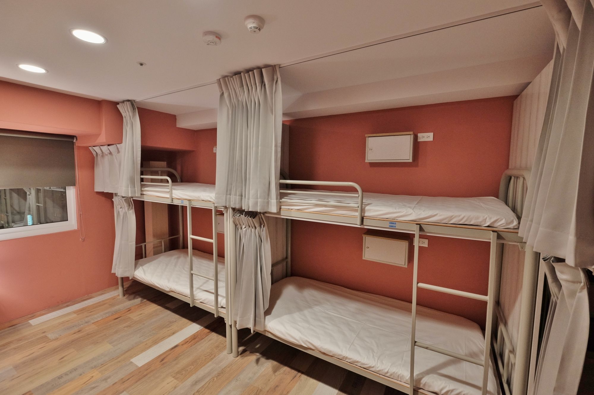 Фото Happy Inn & Hostel