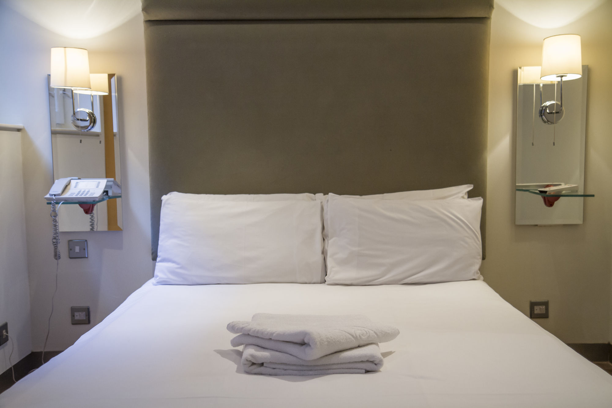 Фото Brunswick Merchant City Hotel