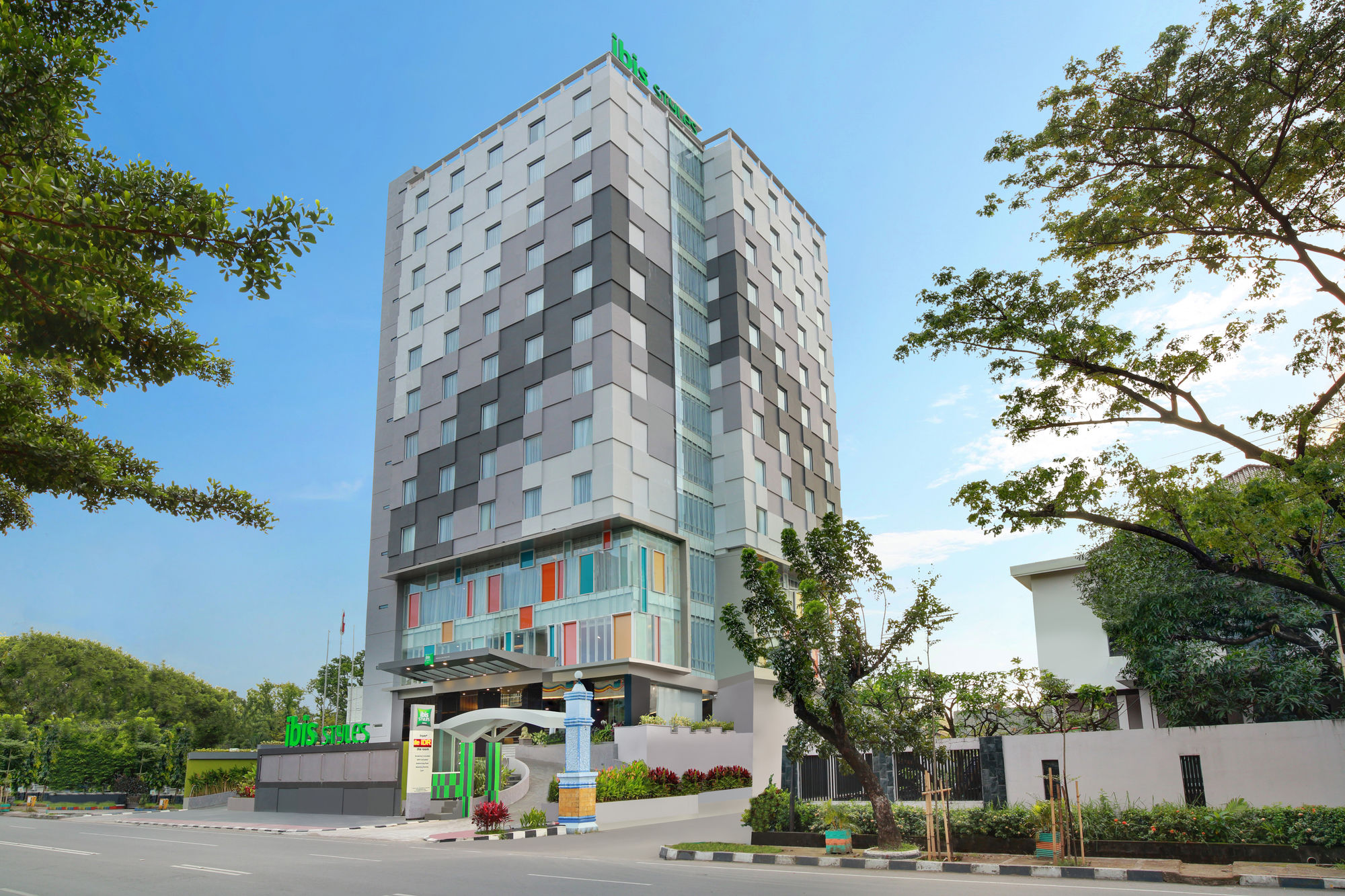 Фото Ibis Styles Makassar Sam Ratulangi