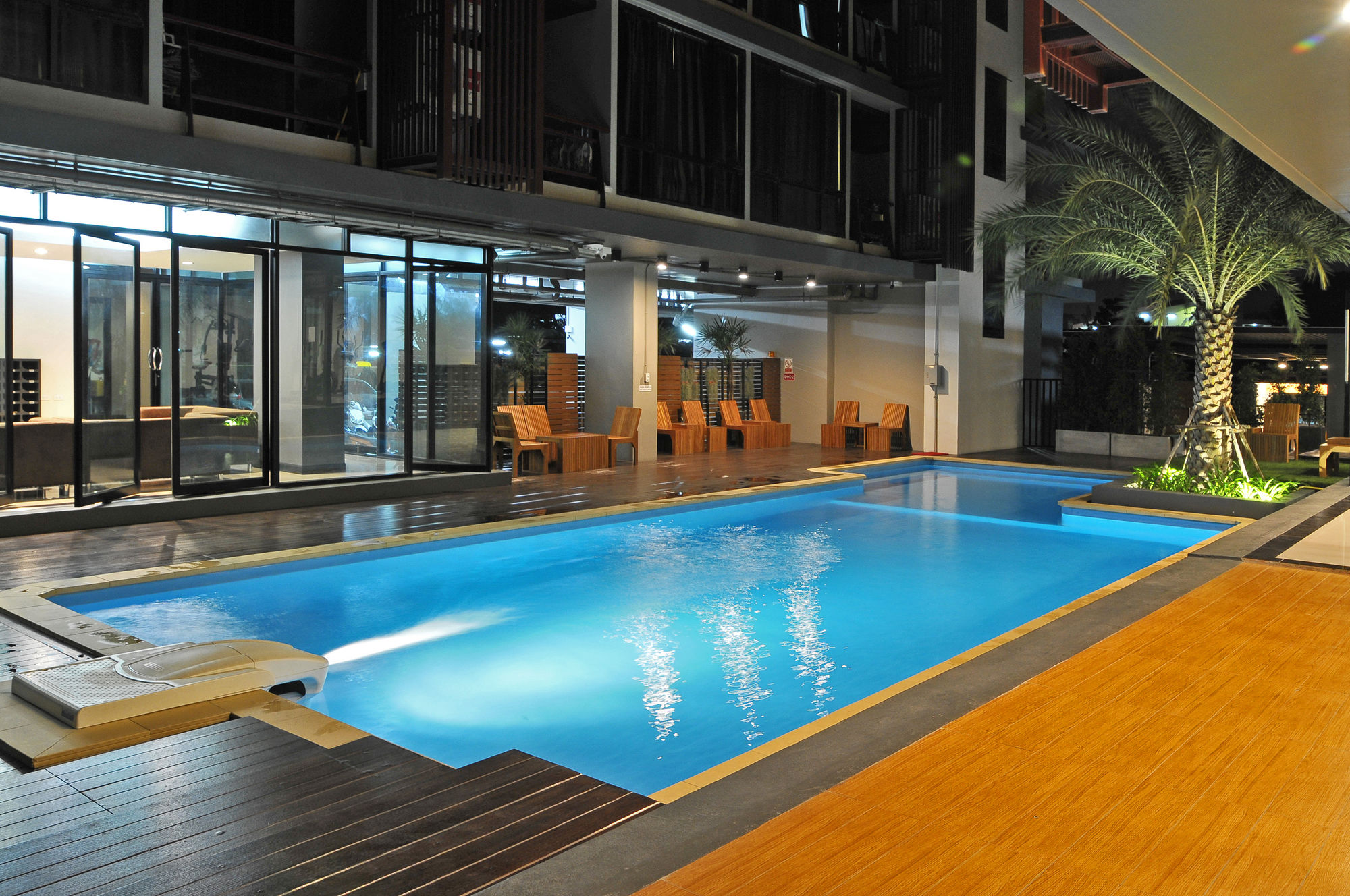 Фото отеля 2