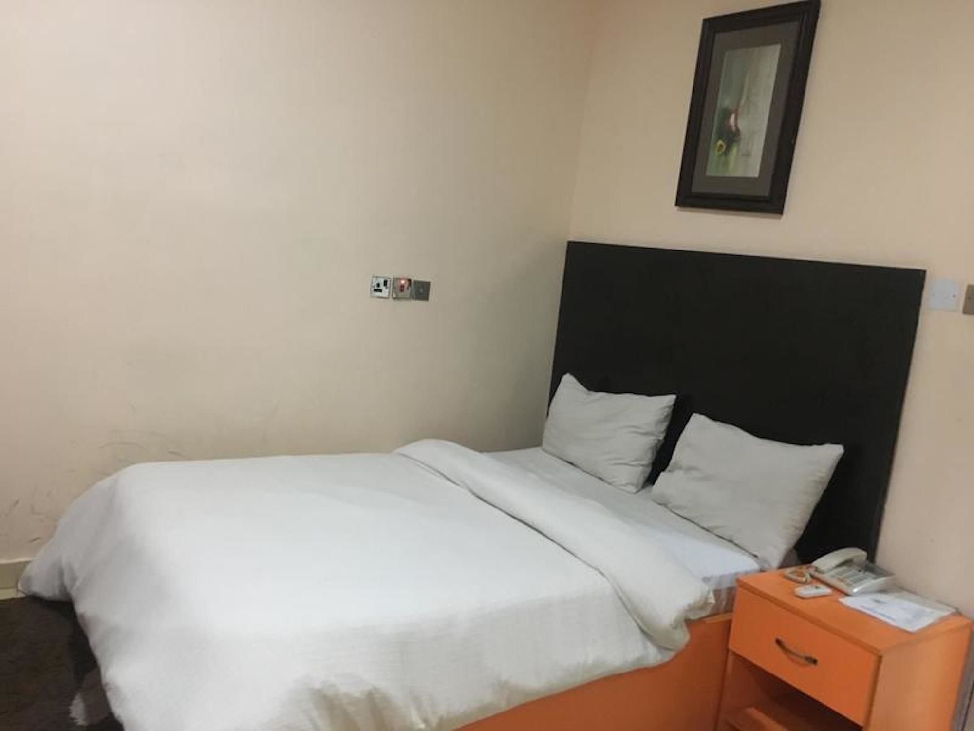 Фото L'avalon Hotel and Suites