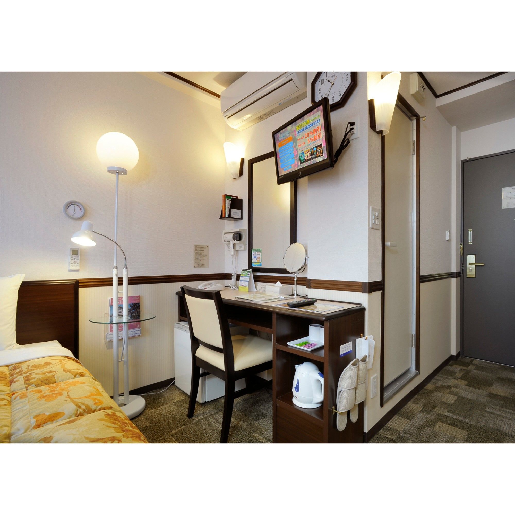 Фото Toyoko Inn Nagoya Station Shinkansen