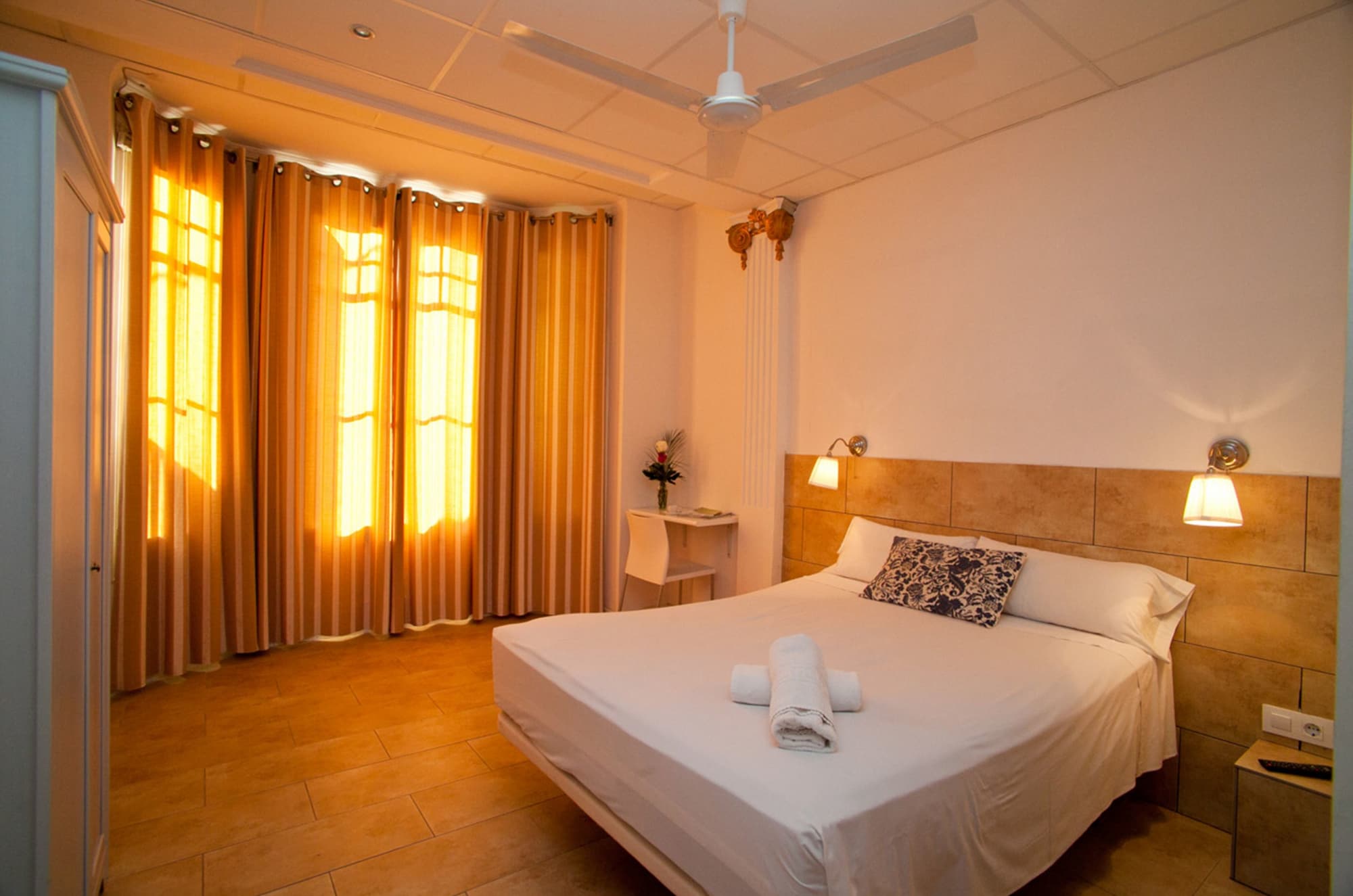 Фото Hostal Martinval