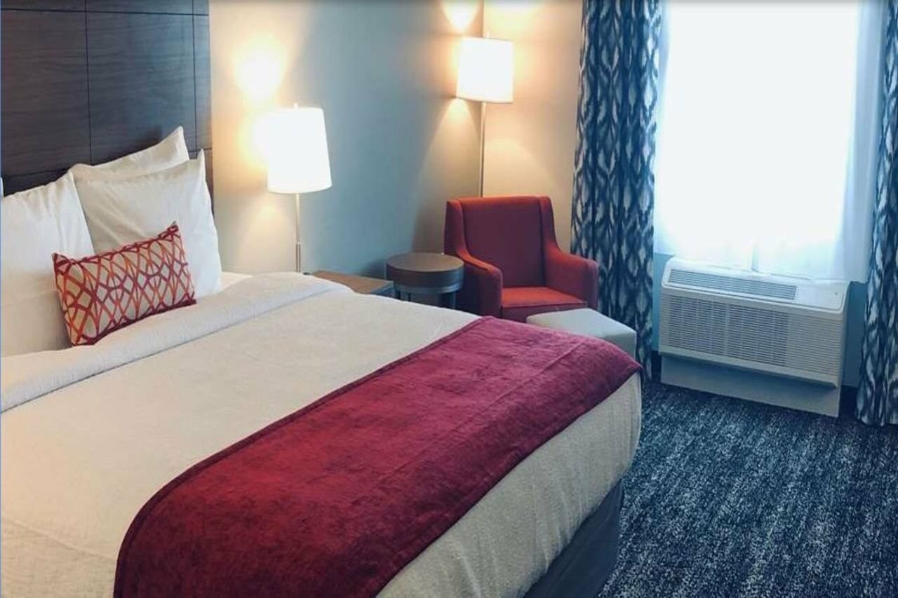 Фото Best Western Plus Desert View Inn & Suites