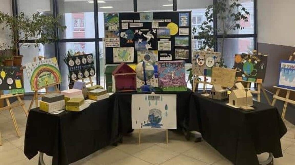 School Guzeltepe Secondary School, Cayirova, photo